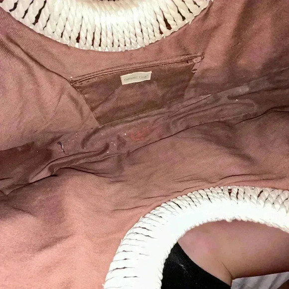 COLDWATER CREEK HALF MOON-CROCHET STYLE PURSE GOLD LINING WOOD LOOK HANDLES - Picture 5 of 5